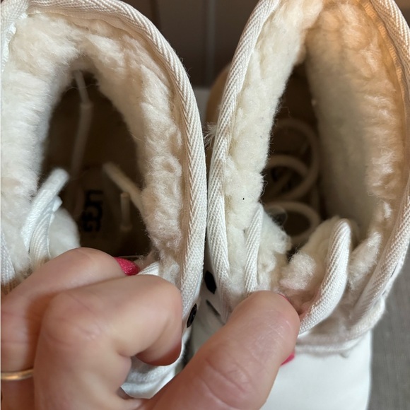 UGG Neumel Leather booties sz 4